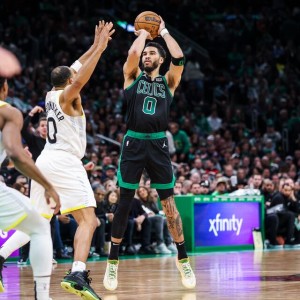 华体会体育在线-背靠背两战豪取79分 季后赛临近塔图姆终于回暖